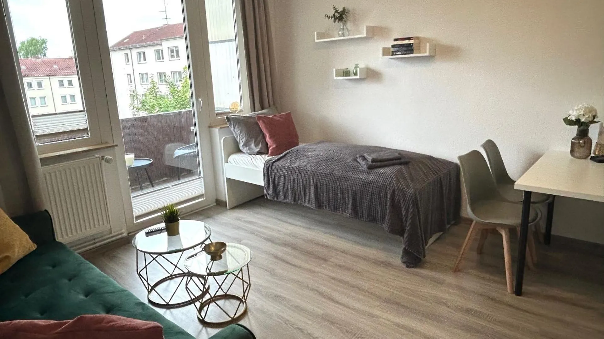 Daire Goeh-Moderne Wohnung In Zentraler Lage, Balkon, Self-Check-In, Wlan, Netflix, Disneyplus Hannover