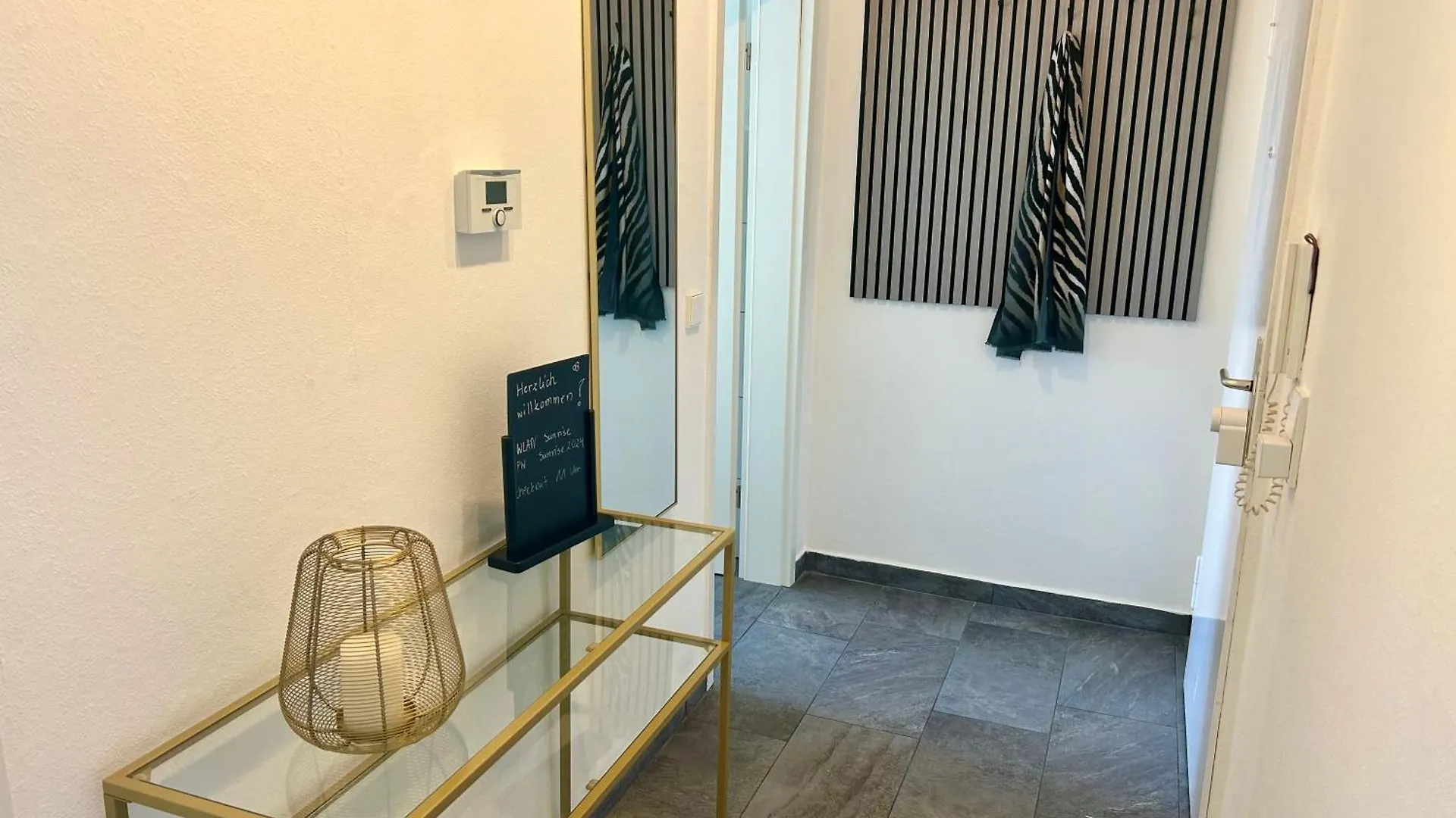 Apartment Goeh-Moderne Wohnung In Zentraler Lage, Balkon, Self-Check-In, Wlan, Netflix, Disneyplus Hannover Germany